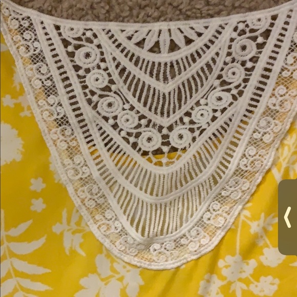 Super soft yellow floral dress 👗 🌻 - Picture 6 of 6